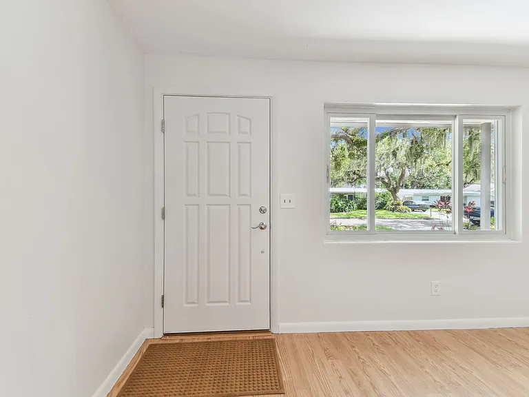 25 Joyce St — Photo 5