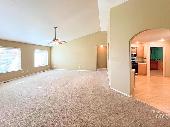 5th image of 2339 Garey Ln