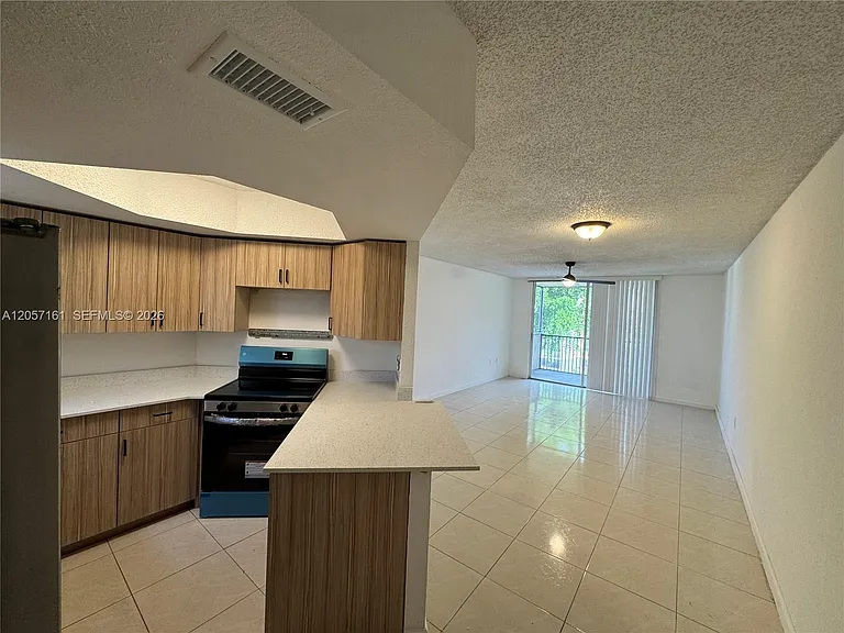 8205 Lake Dr #401 — Photo 5