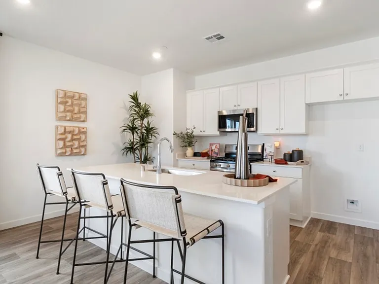 7314 Olive Dr — Photo 3