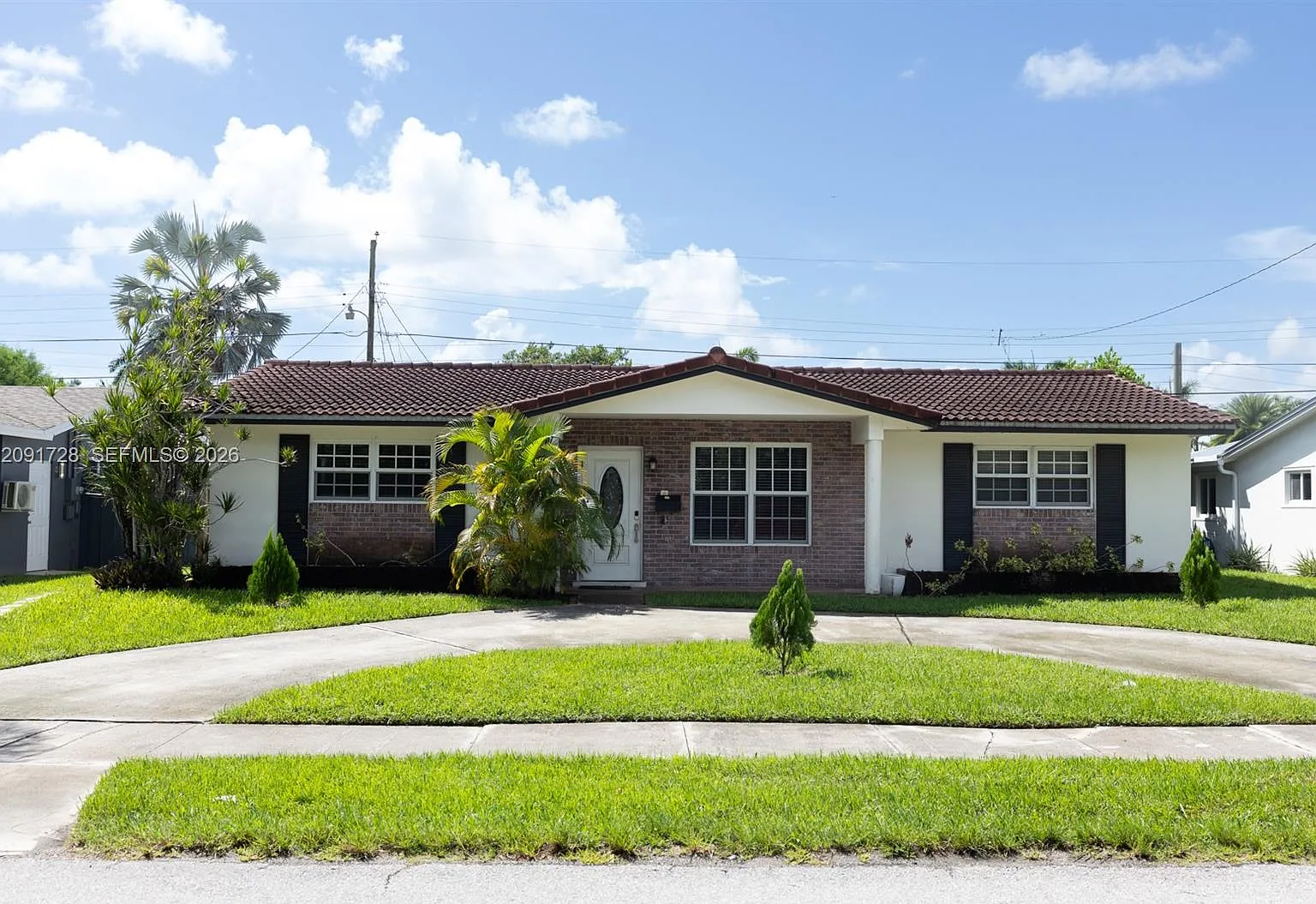 Country Club Homes — Photo 1