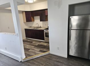 364 Hope St #3N, Fall River, MA 02721