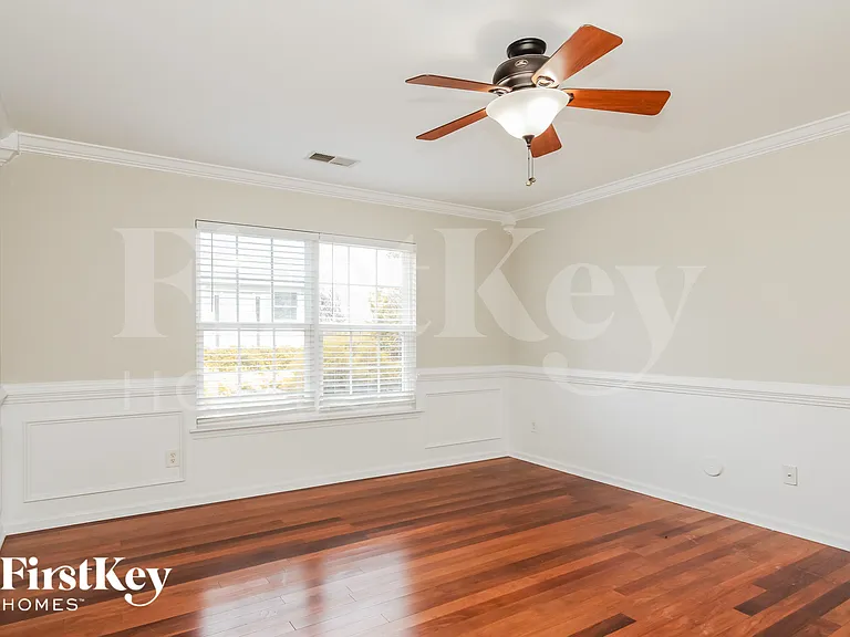 11319 Breezehill Ln — Photo 8