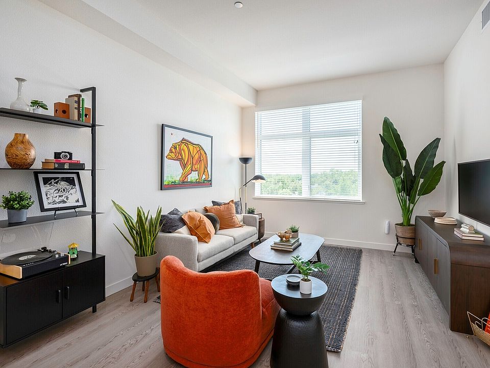 1st image of 1516 S St #620