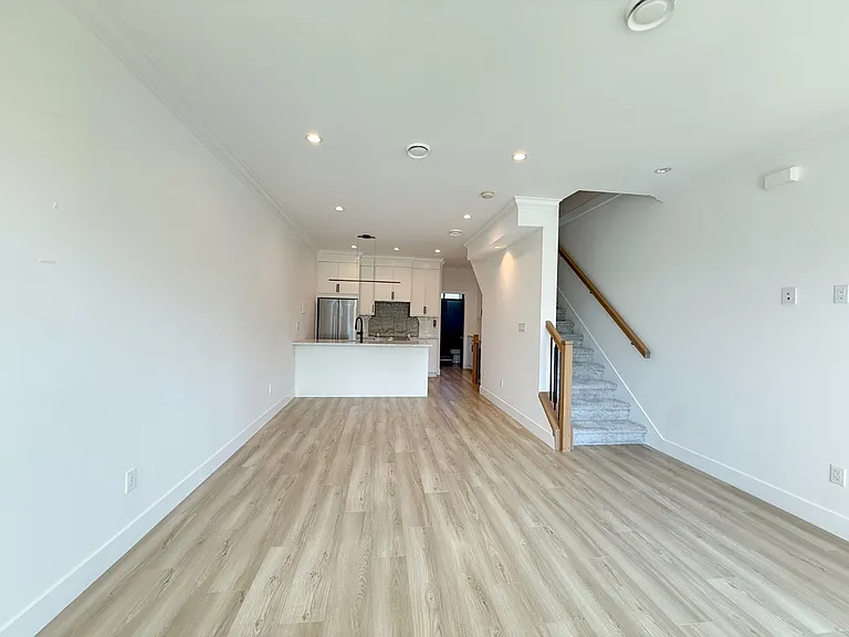8620 Railway Ave #15 — Photo 3