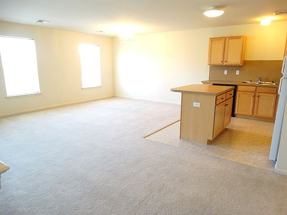 Dining & Kitchen Areas