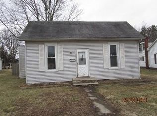 405 E Pinzon St, Tuscola, IL 61953
