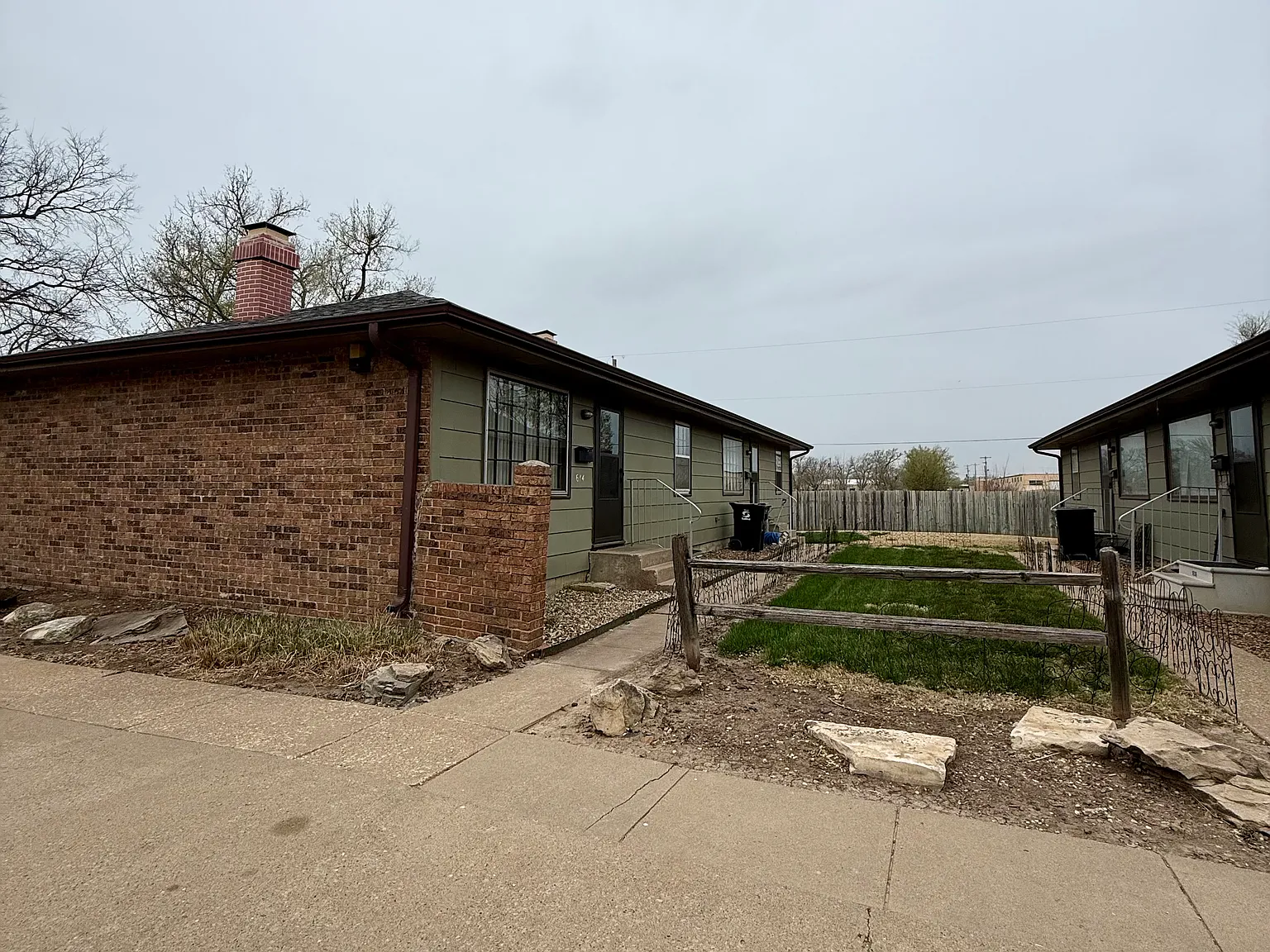 2 bed, 850 sqft, $900 — Photo 2