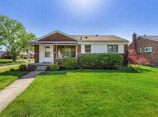 ✩ Ami ✩ BUTTER Low Top Step Sneakers | AMI PARIS