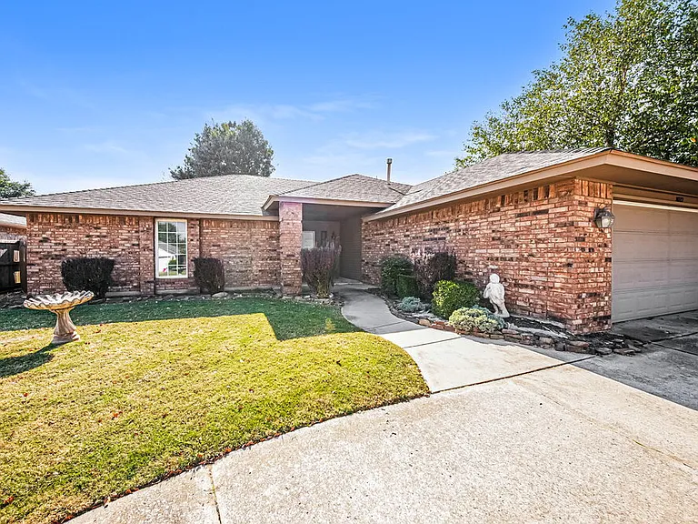 8117 Turtle Dove Dr — Photo 3
