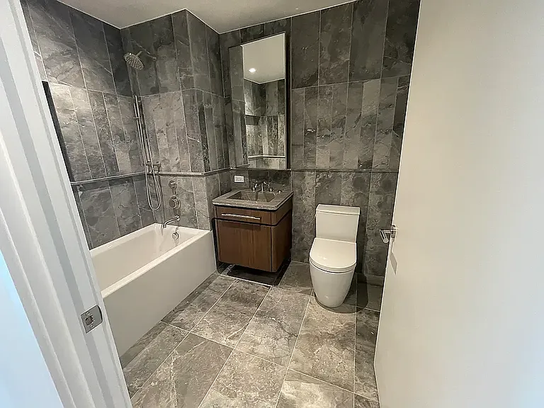 208 Delancey St #5G — Photo 8