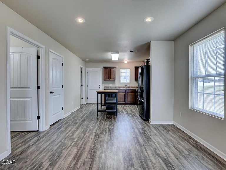 2521 Bird Ave — Photo 4