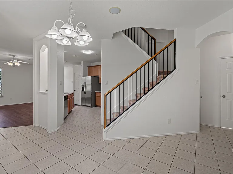 9201 Brodie Ln #203 — Photo 12