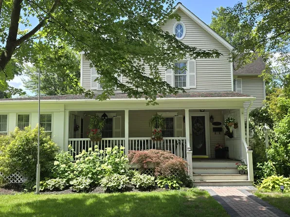 300 W High St, Milford, PA 18337