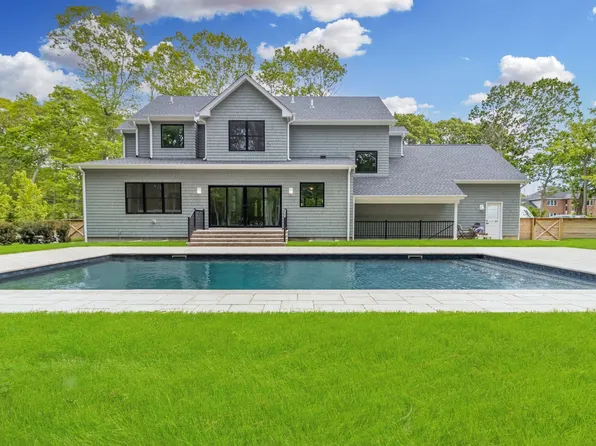 https://photos.zillowstatic.com/fp/8113805db1ae79ec33f60829d8cd31c5-p_e.webp