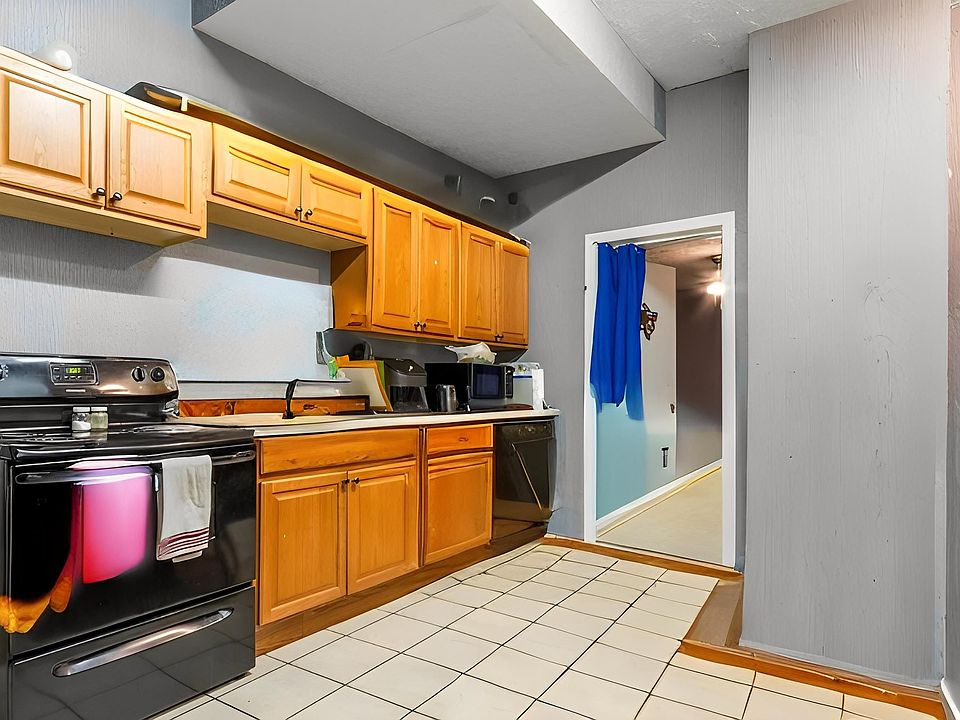 Stove, microwave, fridge