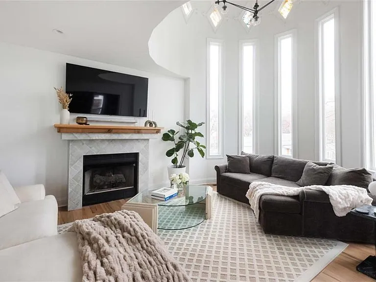 467 Stovall St SE — Photo 8