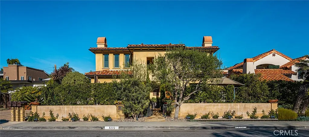 3 bed, 2.5 bath, 2662 sqft, $8,999 — Photo 1