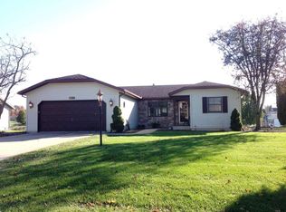 1859 E Springfield Dr, Warsaw, IN 46582