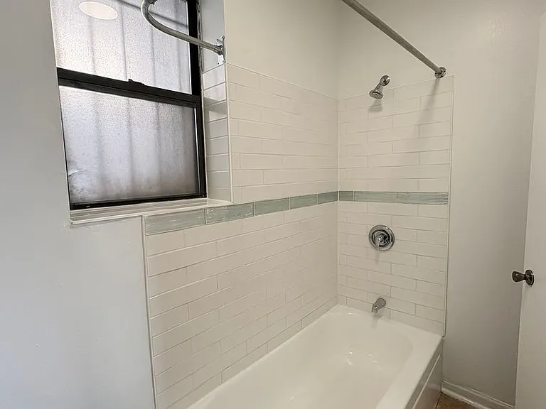 4946 W Adams St — Photo 10