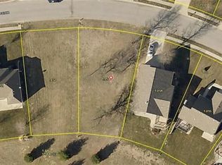 2704 Meadow Ridge Dr, Saint Joseph, MO 64504