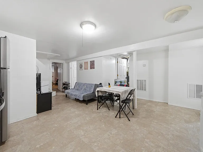1025 N Trumbull Ave #B — Photo 3