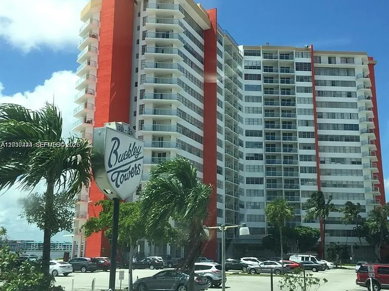 1301 NE Miami Gardens Dr #702W — Photo 1