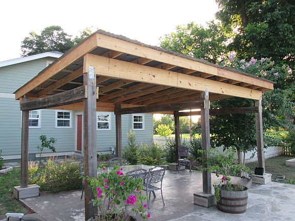 Fabulous back yard with patio for entertaining family or gue