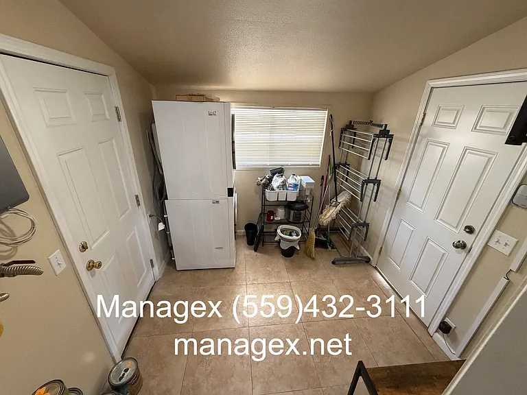 335 Oxford Ave — Photo 15
