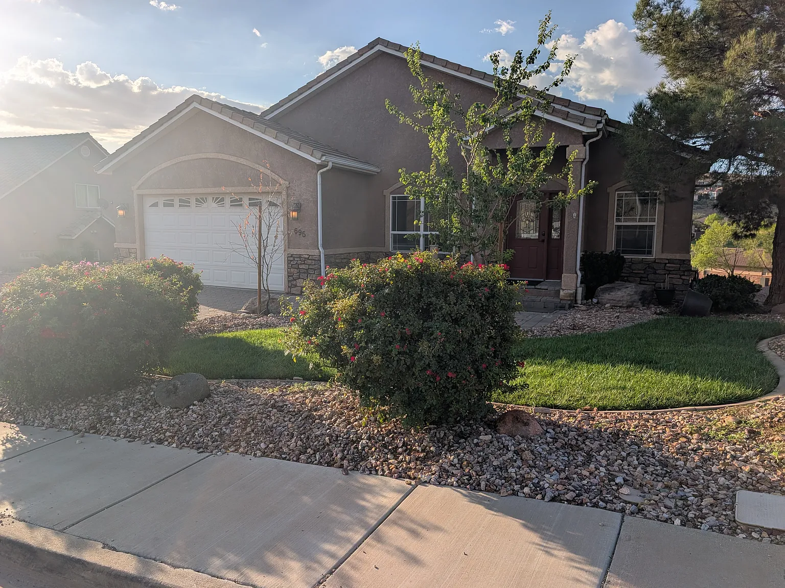 5 bed, 3576 sqft, $3,250 — Photo 2
