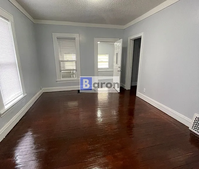 2417 Linden Ave #1 — Photo 9