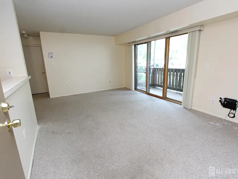 1105 Aspen Dr — Photo 9