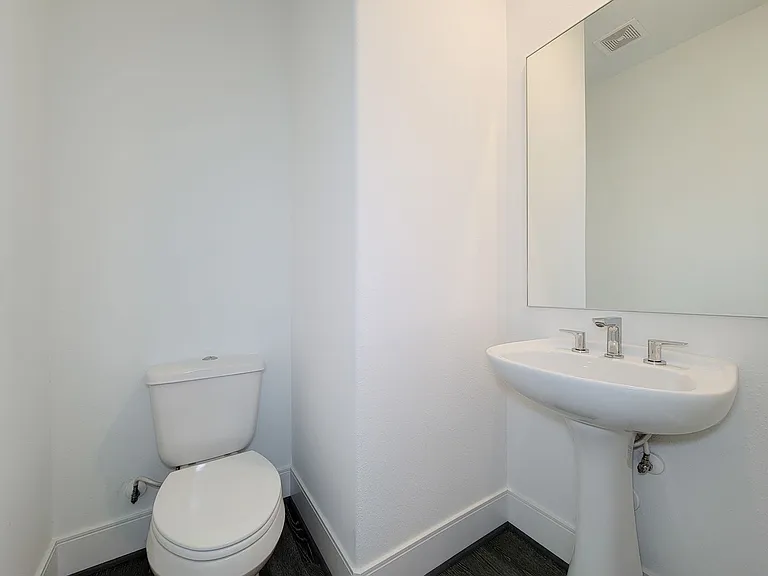 9 N Saint Charles St #B — Photo 20