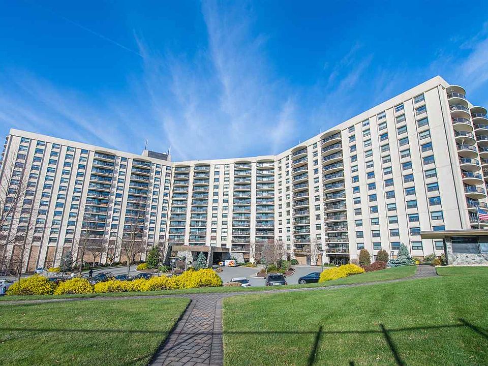 1st image of 2 Claridge Dr APT 7HW