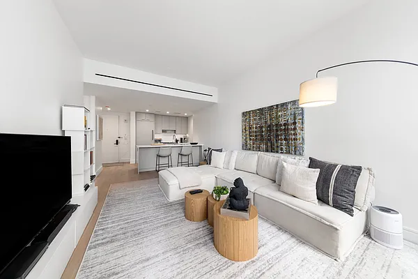 Rented by R New York | media 2