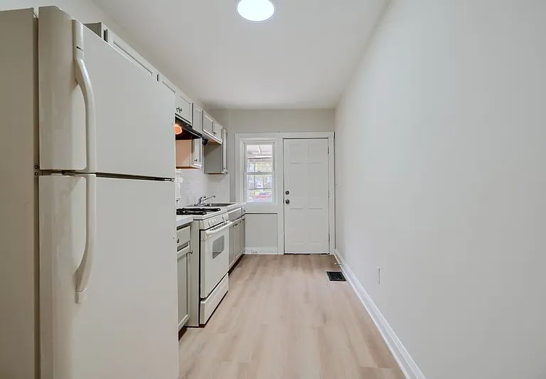 2976 Cornwall Rd #1 — Photo 8