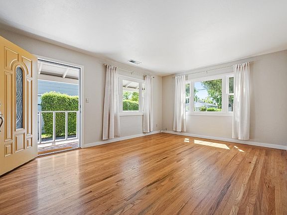 5th image of 208 Yates Drive