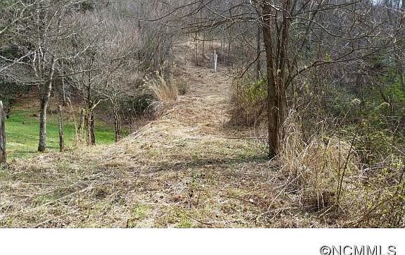 4th image of 16 Quiet Creek Ln