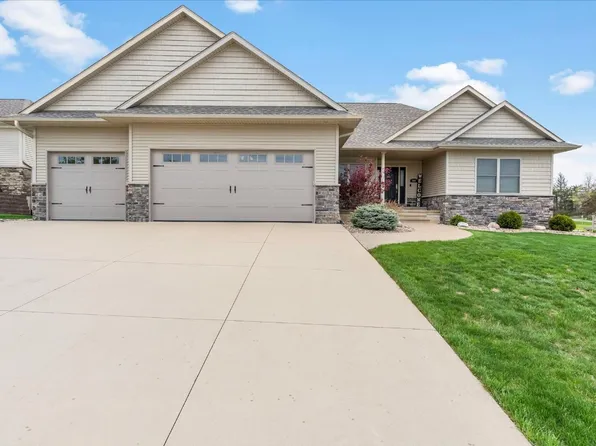 104 Ridge Dr, Fairfax, IA 52228