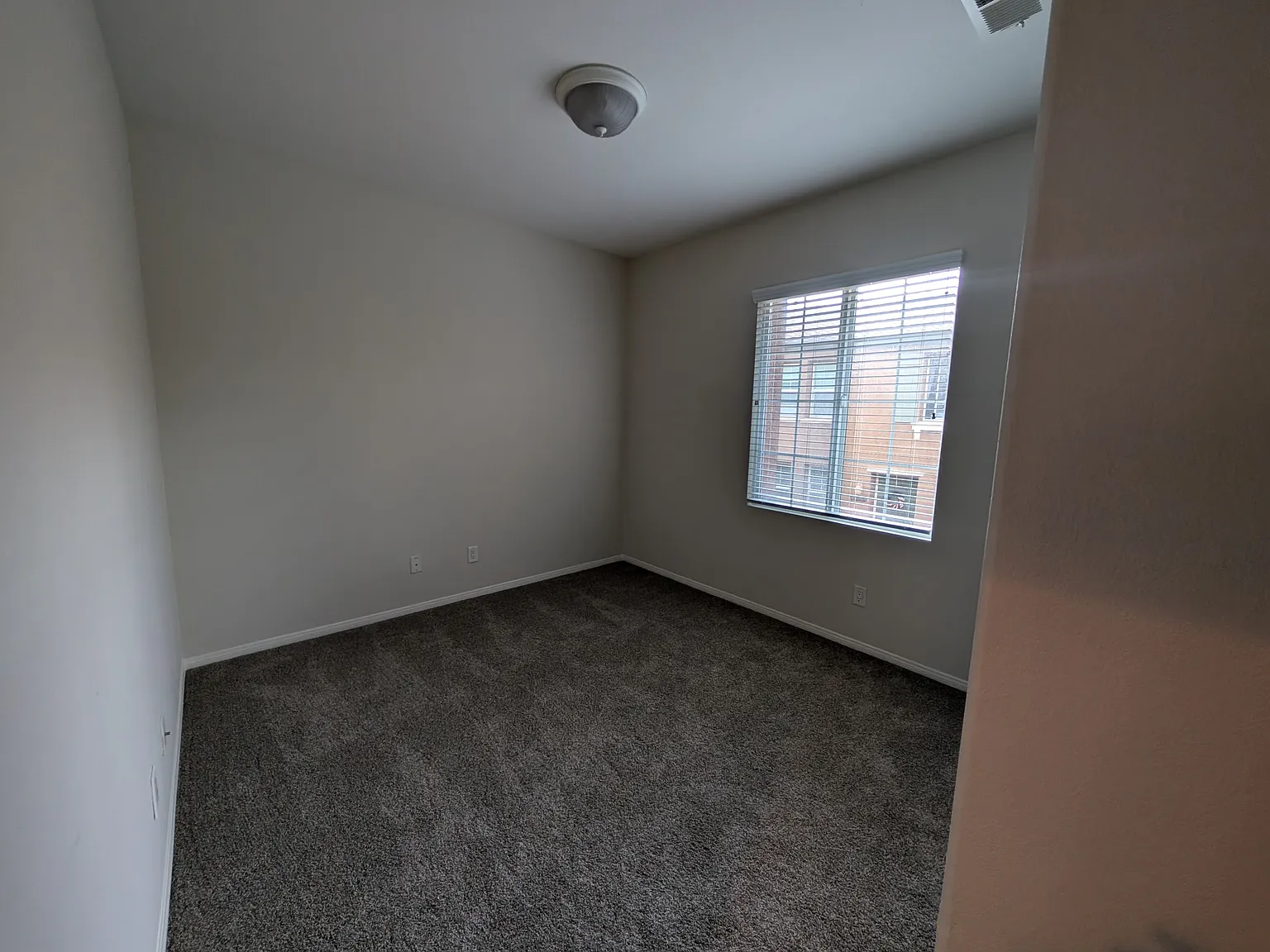 4 bed, 2.5 bath, 1572 sqft, $4,600 — Photo 3