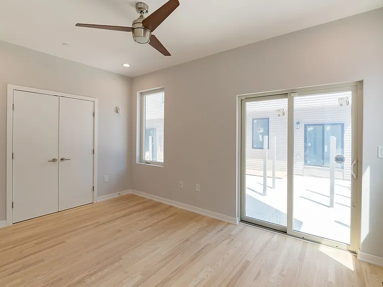 1351 S Myrtlewood St — Photo 11