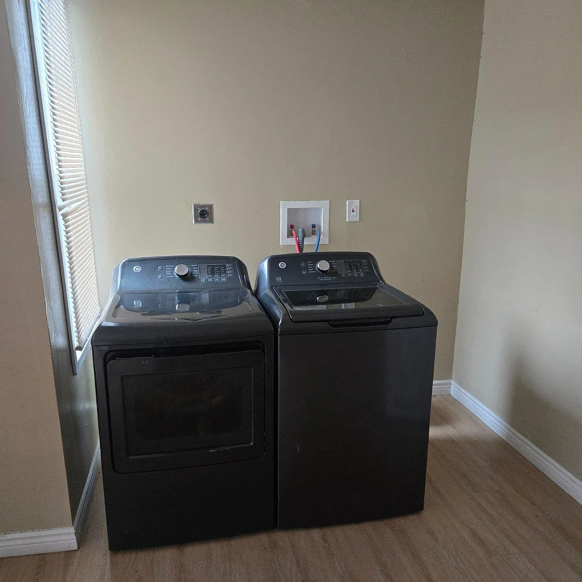 4 bed, 3.0 bath, 1188 sqft, $2,500 — Photo 4