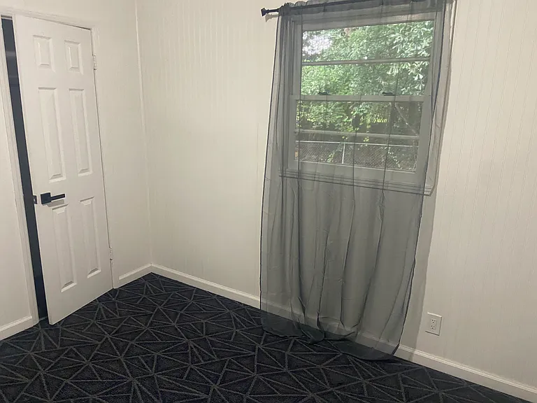 910 Perry Dr — Photo 23