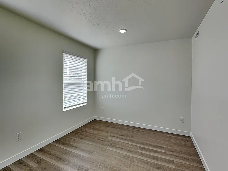 1232 W Mahogany St — Photo 20