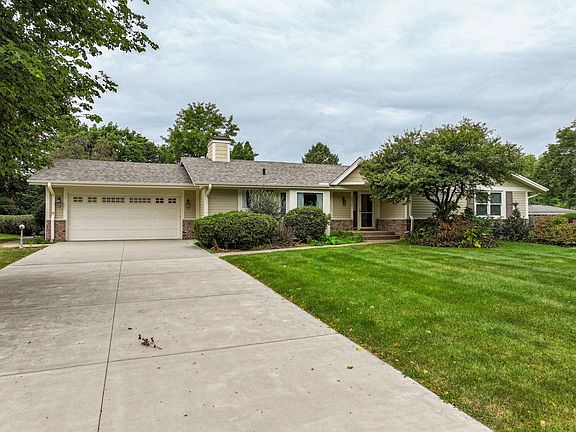 2nd image of 1036 Brae Burn Ln