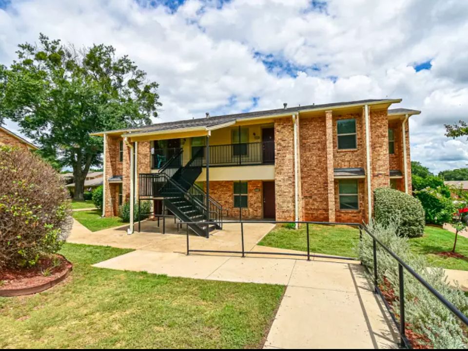1st image of 160 Gibson Rd #13081