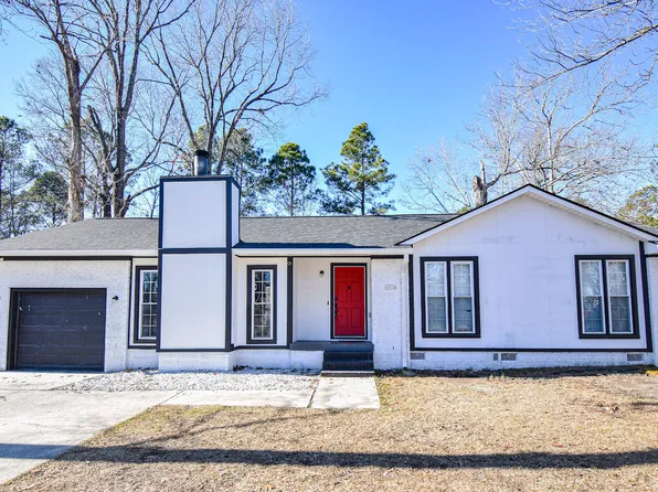 6916 Callahan Cir, Fayetteville, NC 28314