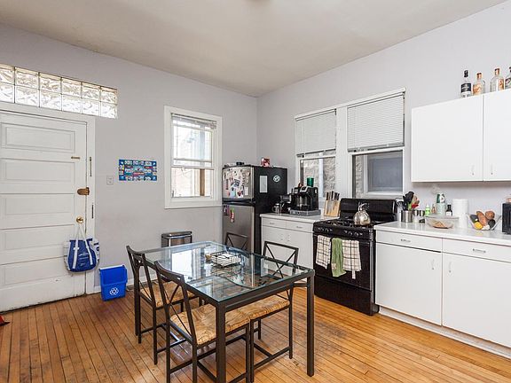 3rd image of 3735 N Janssen Ave APT 1