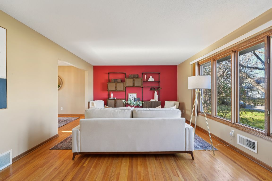 next background image