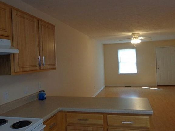 4th image of 288 Beaverview Dr Unit 288